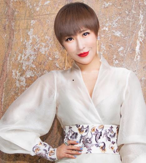 胡莎莎图片,光影交织下的时尚演绎