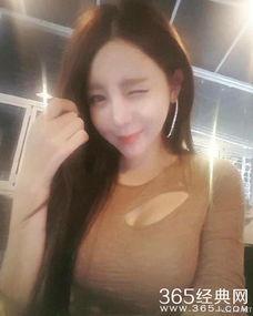 女主播全裸表演